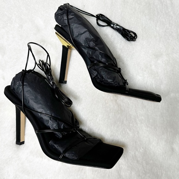 NIB $195 Good American Cage Slanted Strappy Neoprene Heel Sandals Womens 7.5, 10 - Picture 4 of 12